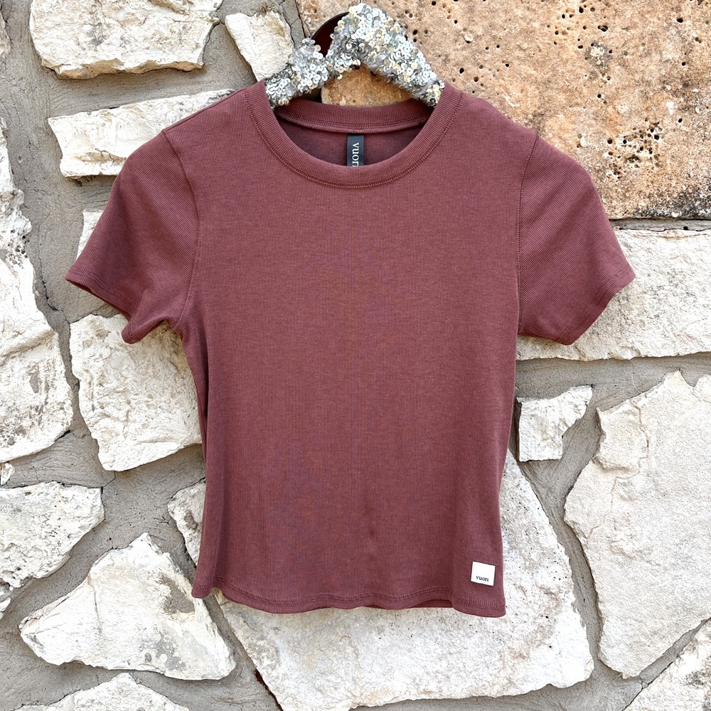 Vuori Pose Fitted Ribbed Tee Hazelnut Medium
